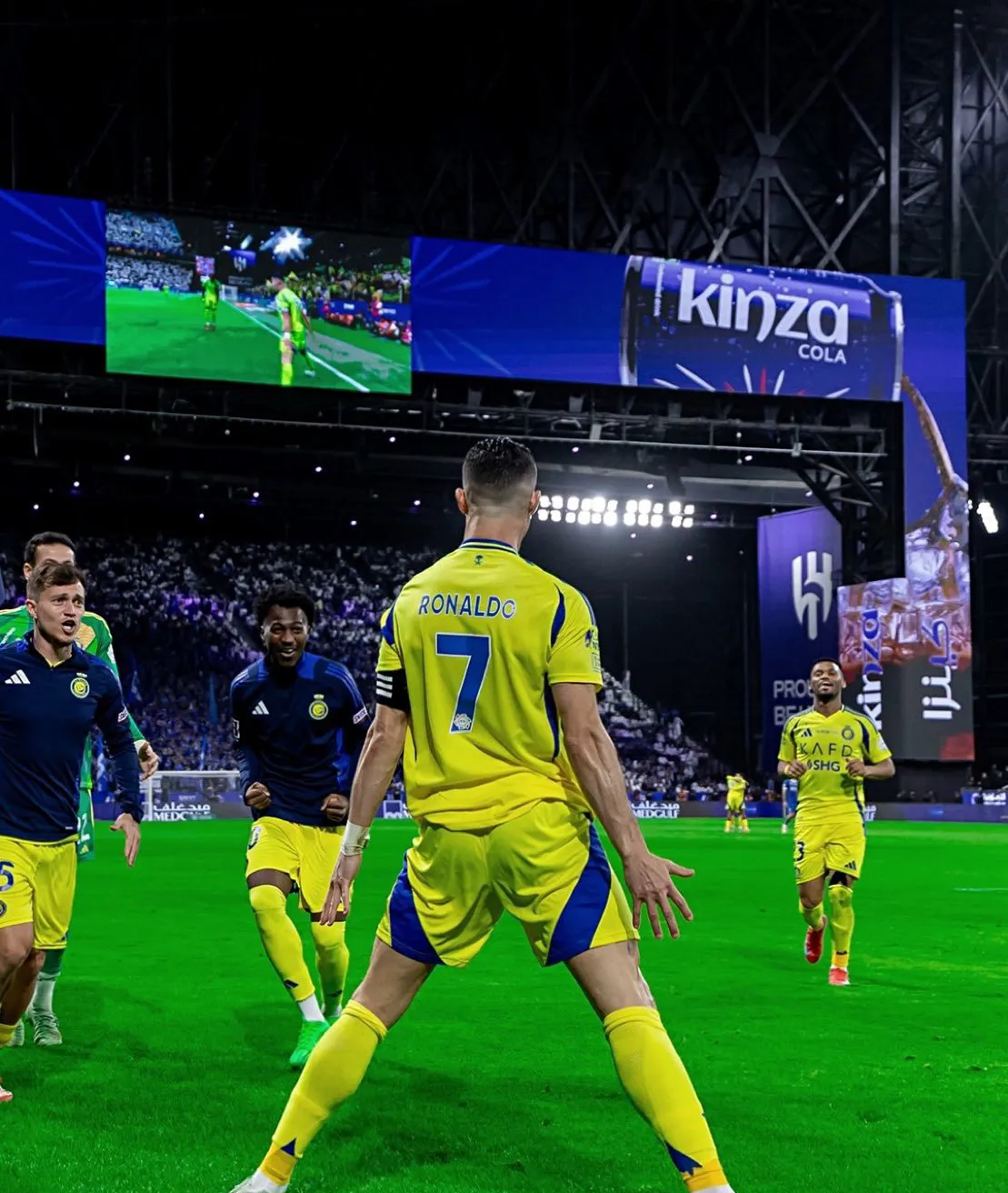 关于葡萄牙绝杀利物浦，本泽马统治全场的信息